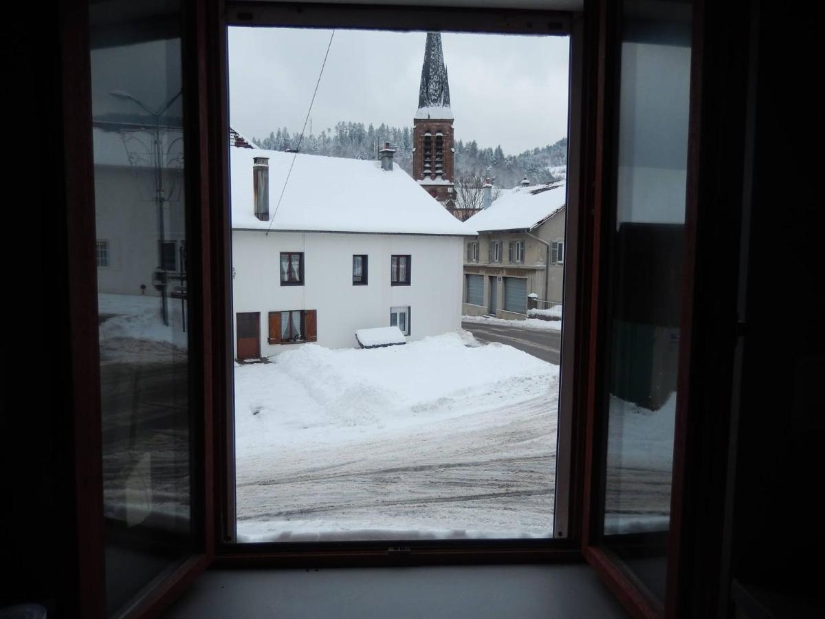 Au Pied Du Gazon Apartment Saint Maurice sur Moselle Bagian luar foto